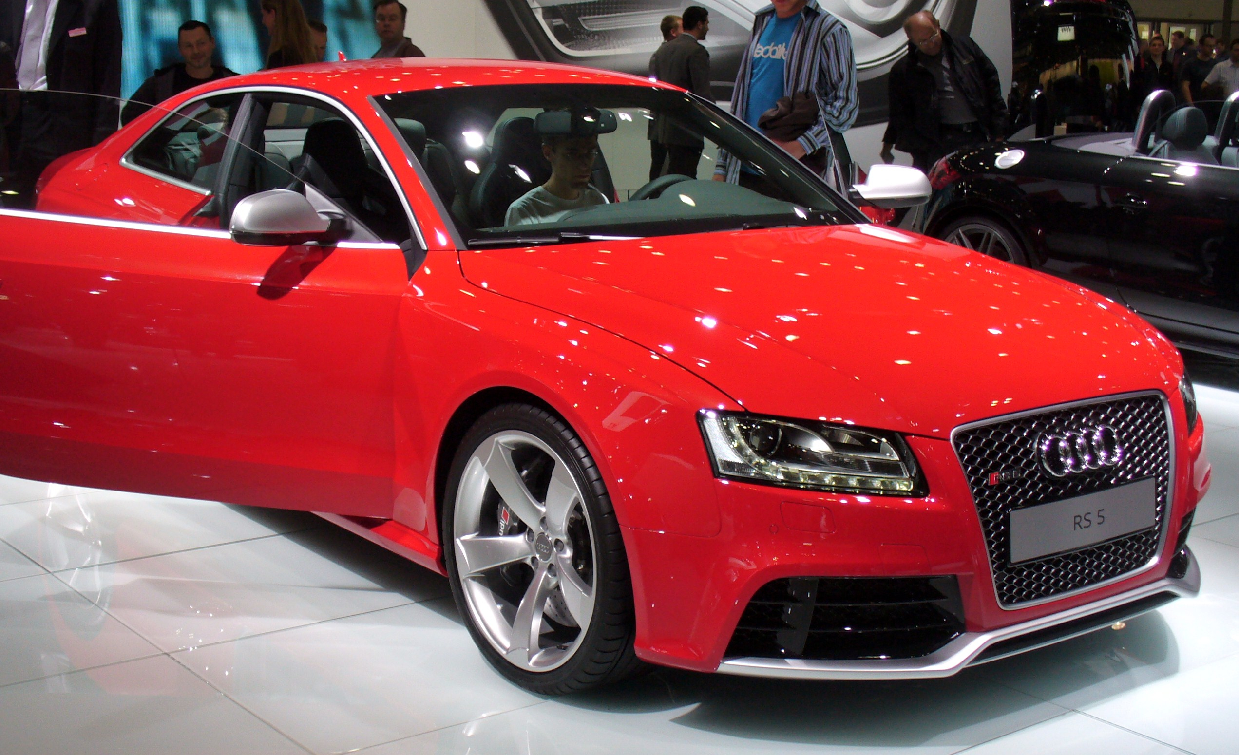 Купить ауди новую у официального дилера. Audi rs5 2010. Audi rs5 Red. Audi rs5 Coupe. Ауди rs5 купе красная.