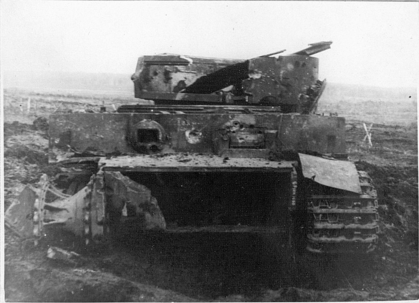 Немецкие танки после. Танк тигр после выстрела ИСУ 152. Тигр 2 после попадания ИСУ 152. Танк подбитый Су 152. Немецкие танки после пробития кв 2.