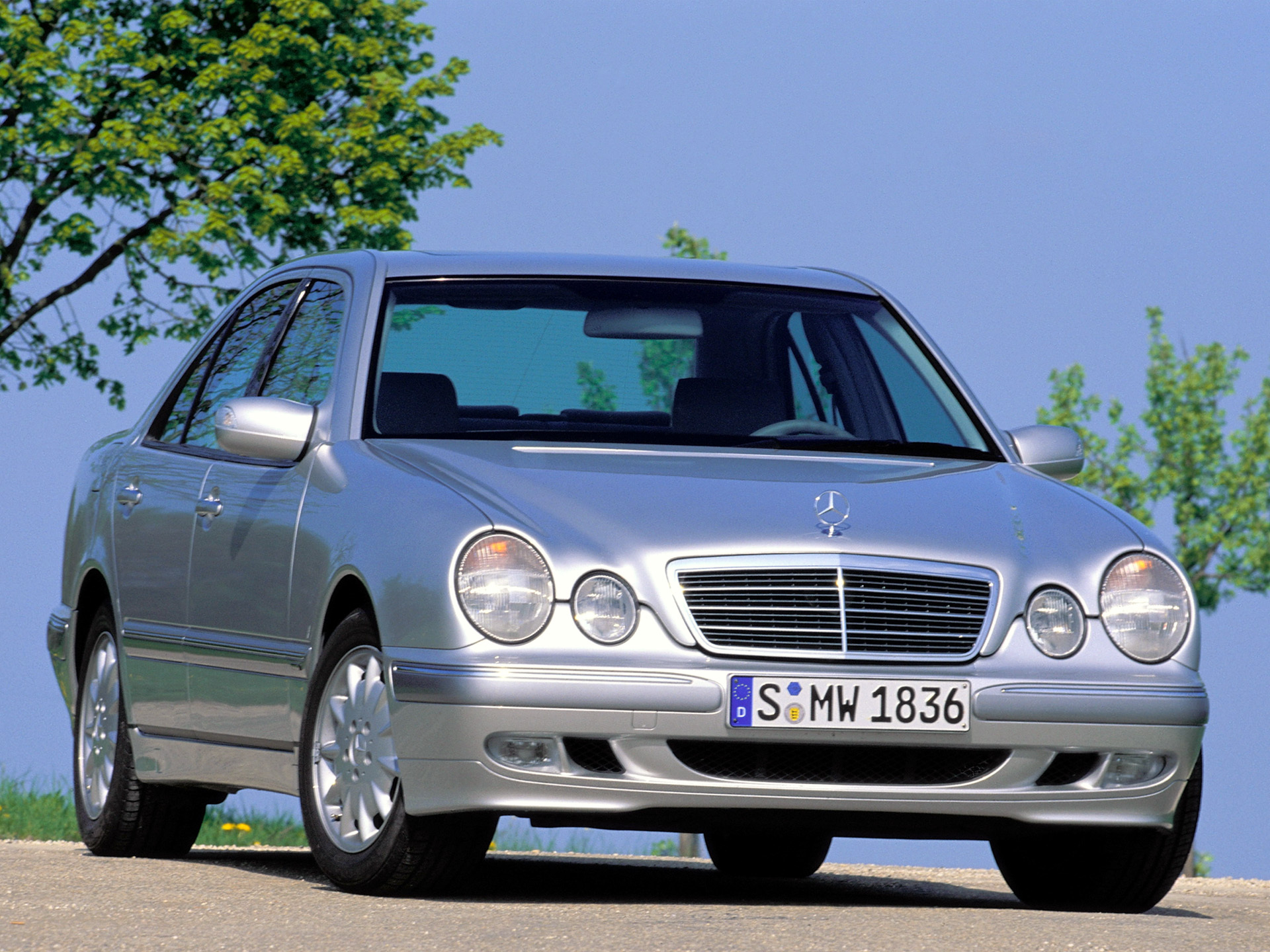 210 4 класс. Mercedes Benz e class w210. Мерседес Бенц e класса w210. Mercedes e320 w210. Мерседес w210 1999.