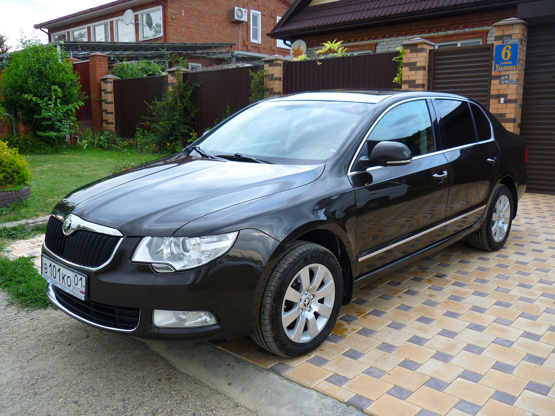 Школа суперб 2. Шкода Суперб 2. Шкода Суперб 2012. Шкода Суперб 2011. Skoda Superb 1 4 2012.