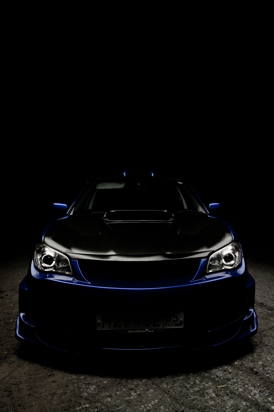 Subaru ночью
