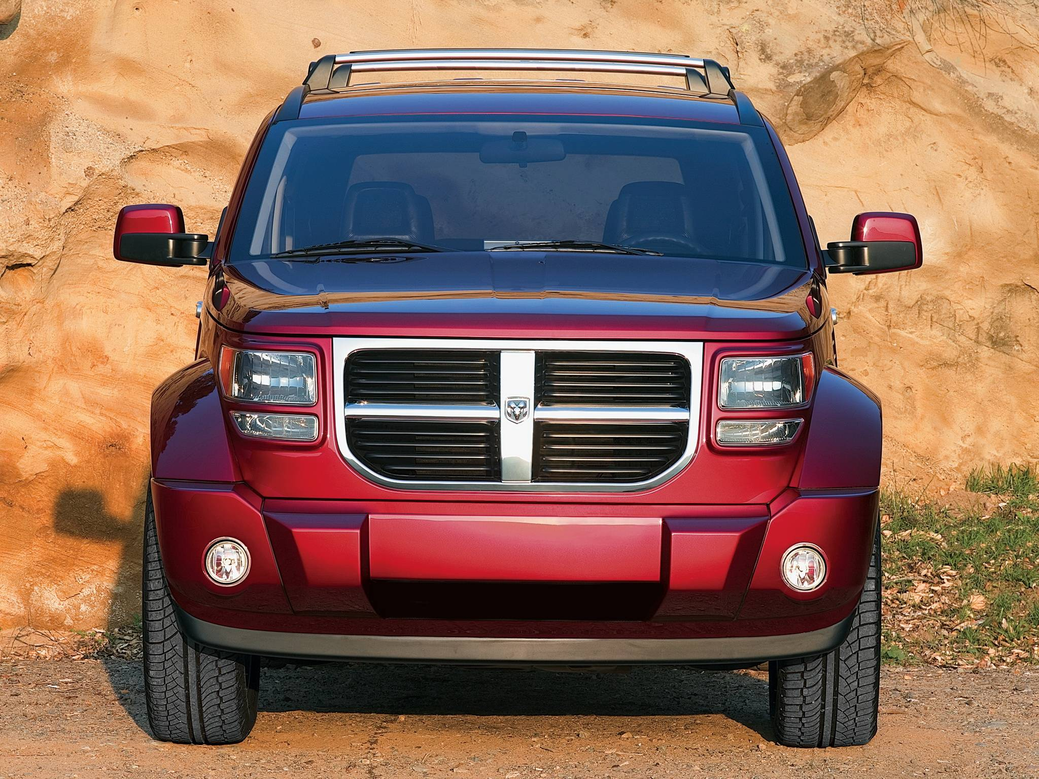 Чей автомобиль. Dodge Nitro. Додж нитро 2005. Машина dodge Nitro. Додж 200.