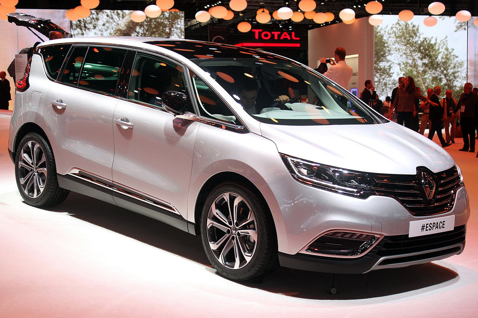 Renault минивэн. Минивэн Рено Эспейс. Рено Эспас 5. Renault Espace 2015. Новый Рено Еспасе.