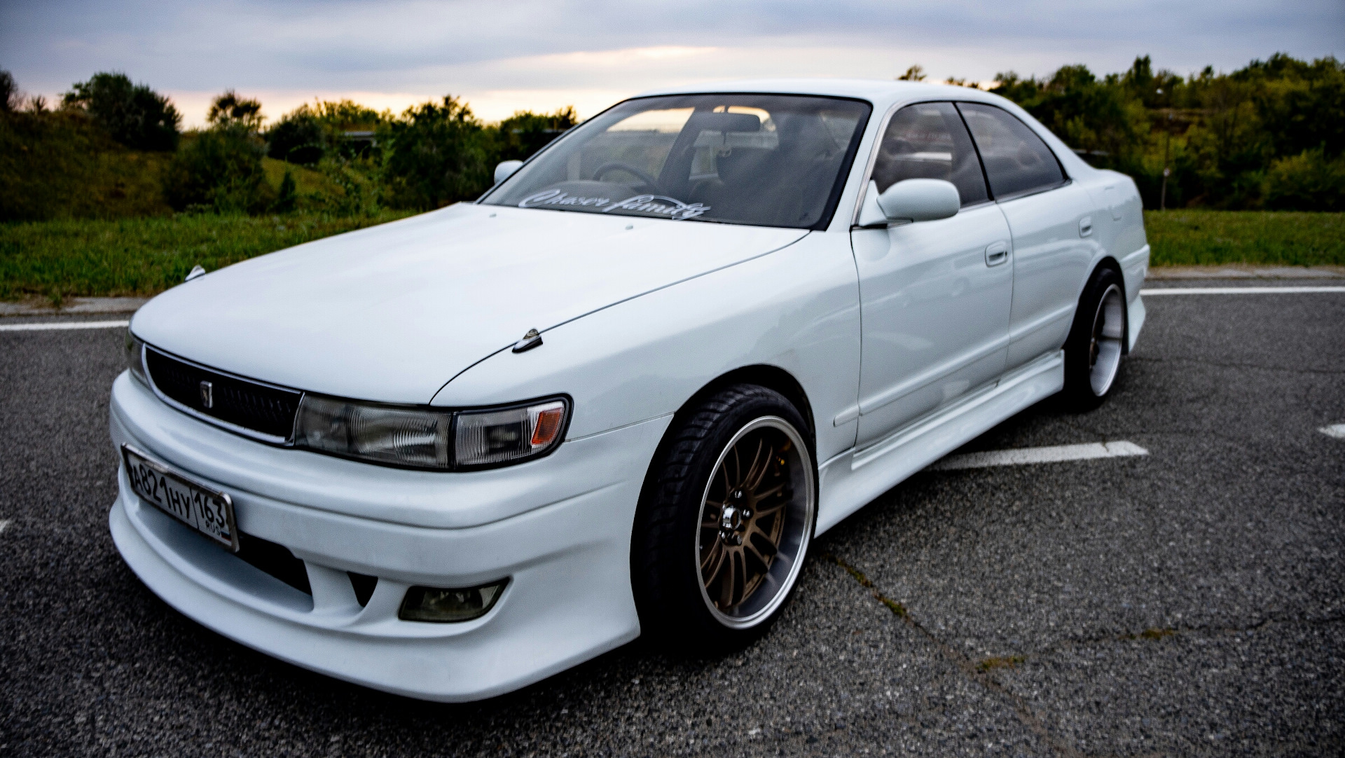 Toyota chaser 90. Toyota Chaser x90 обвесы. Чайзер 90 кузов. Toyota Chaser 90 белый.