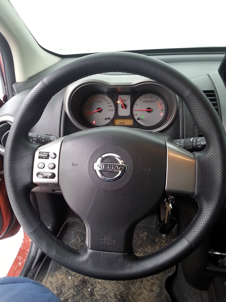 Кнопки на руль Nissan Altima 2006
