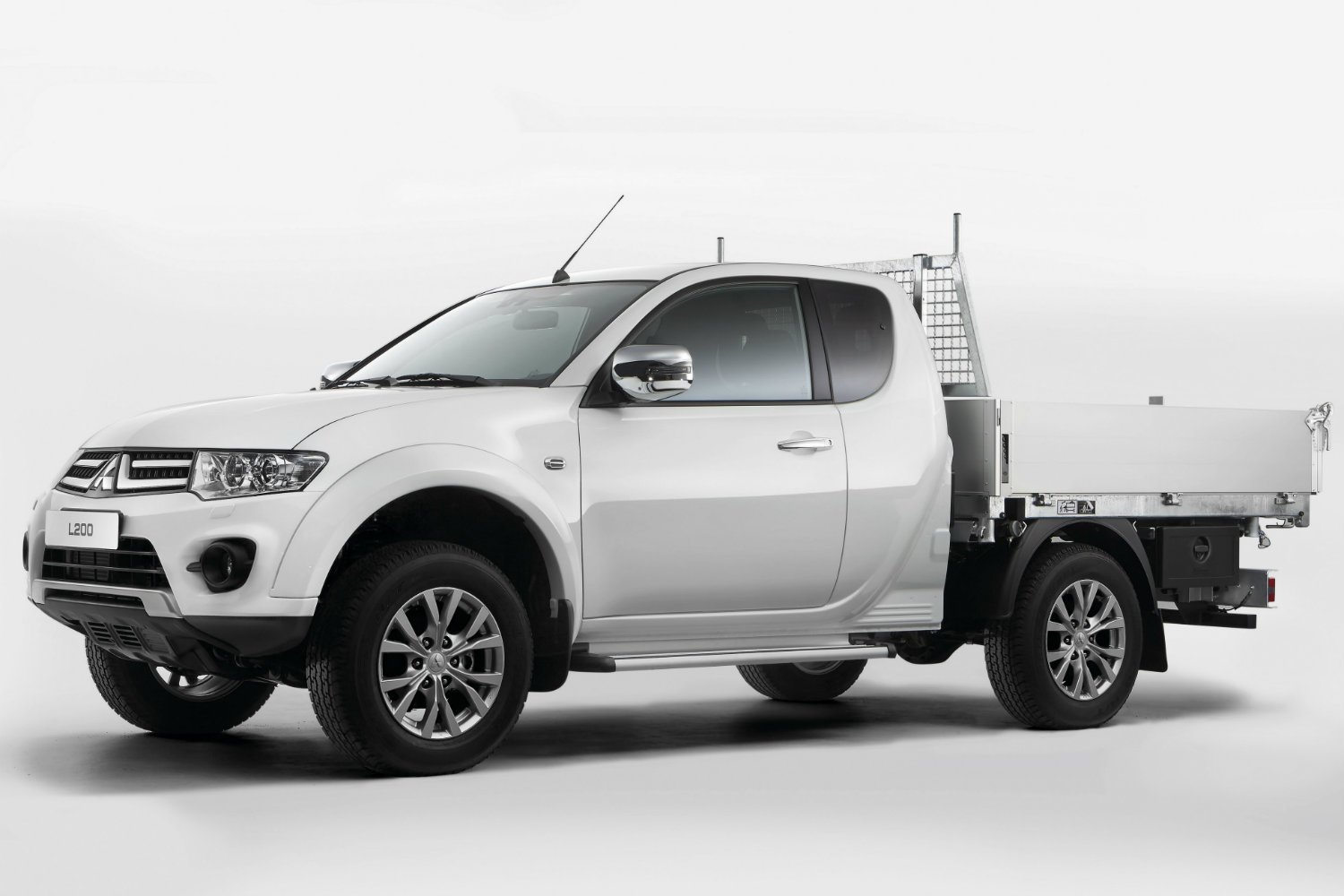 200.2. Митсубиси л200 двухдверный. Mitsubishi l200 II. Митсубиси л200 грузовой. Митсубиси л200 2010.