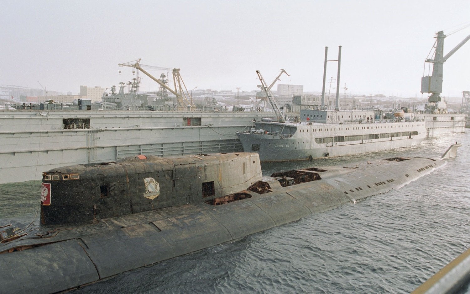 30 августа 2000. Подводная лодка к-141 «Курск». Курск АПЛ подлодка. Подводный крейсер Курск. Атомная подводная лодка Курск.