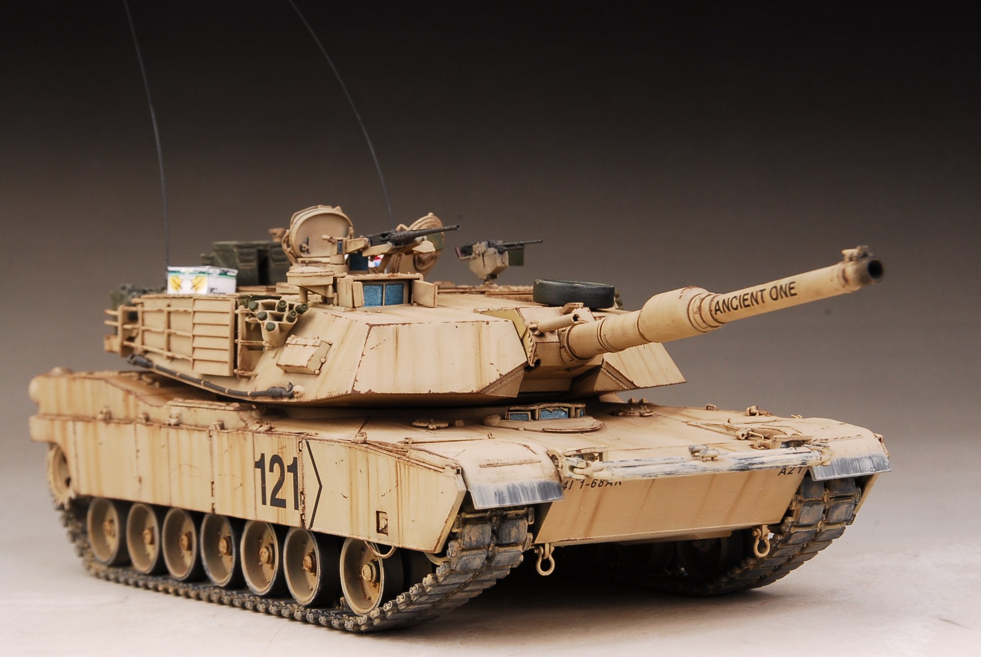 Цена танка абрамс 2023. Танк m1a1 Abrams. Танк м1 Абрамс. Танк Абрамс м1а2. Танк Абрамс 2.