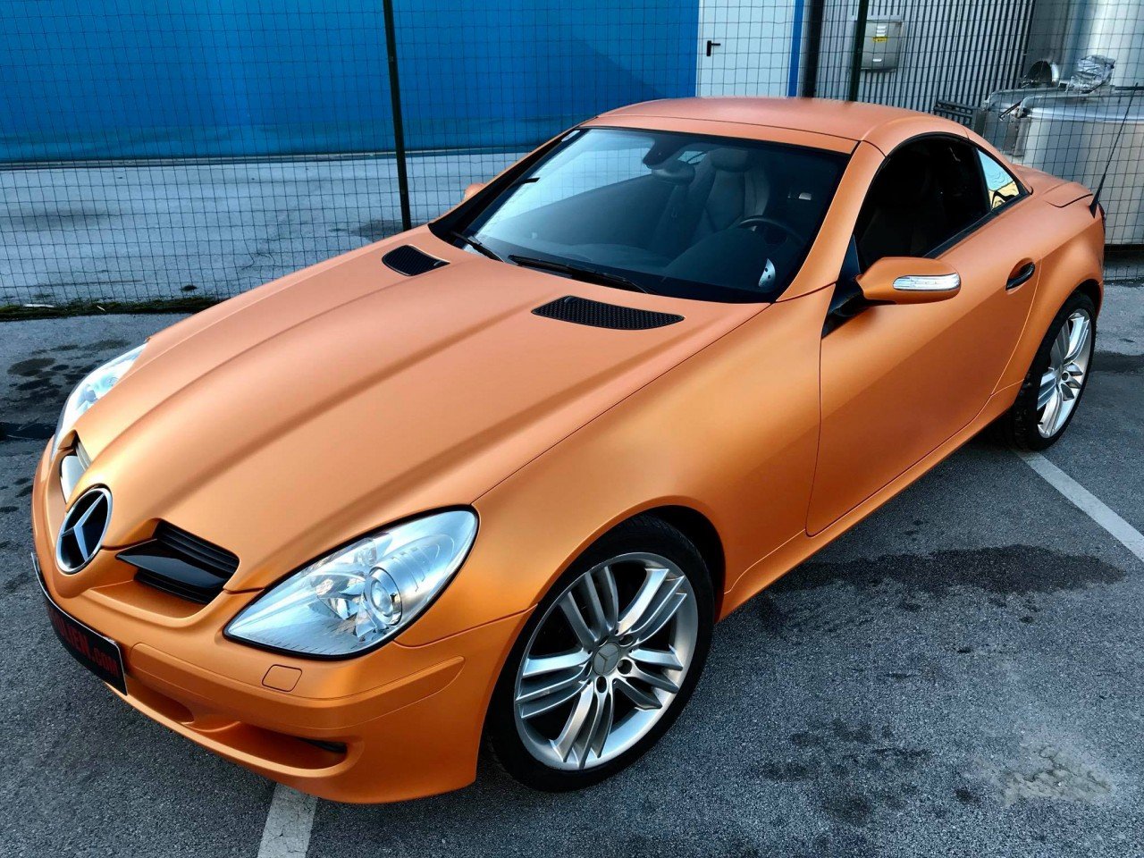 Mercedes SLK оранжевый 223