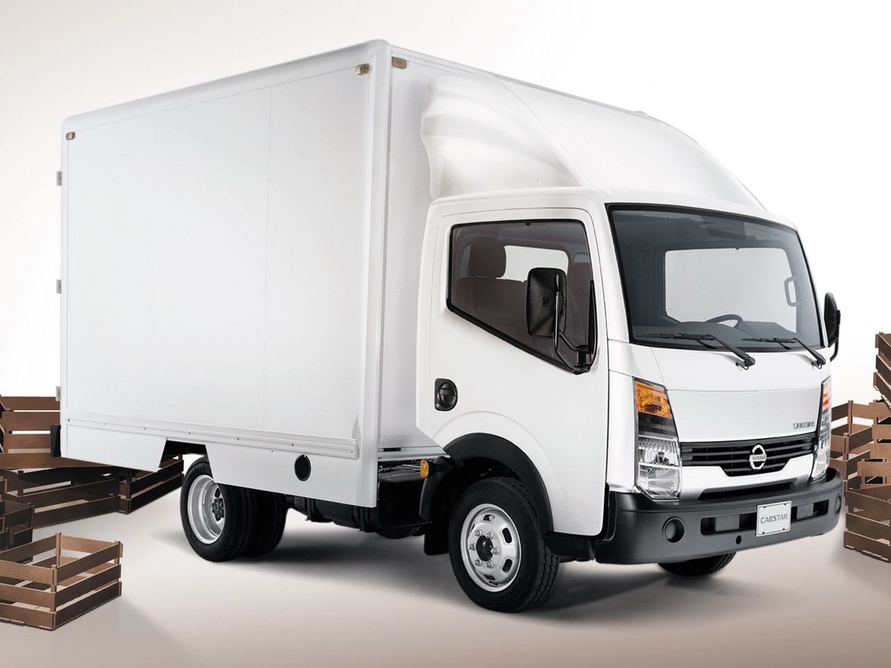 Ниссан кабстар. Nissan Cabstar. Nissan Cabstar 2014. Nissan Cabstar 2008. Грузовик Ниссан Кабстар.