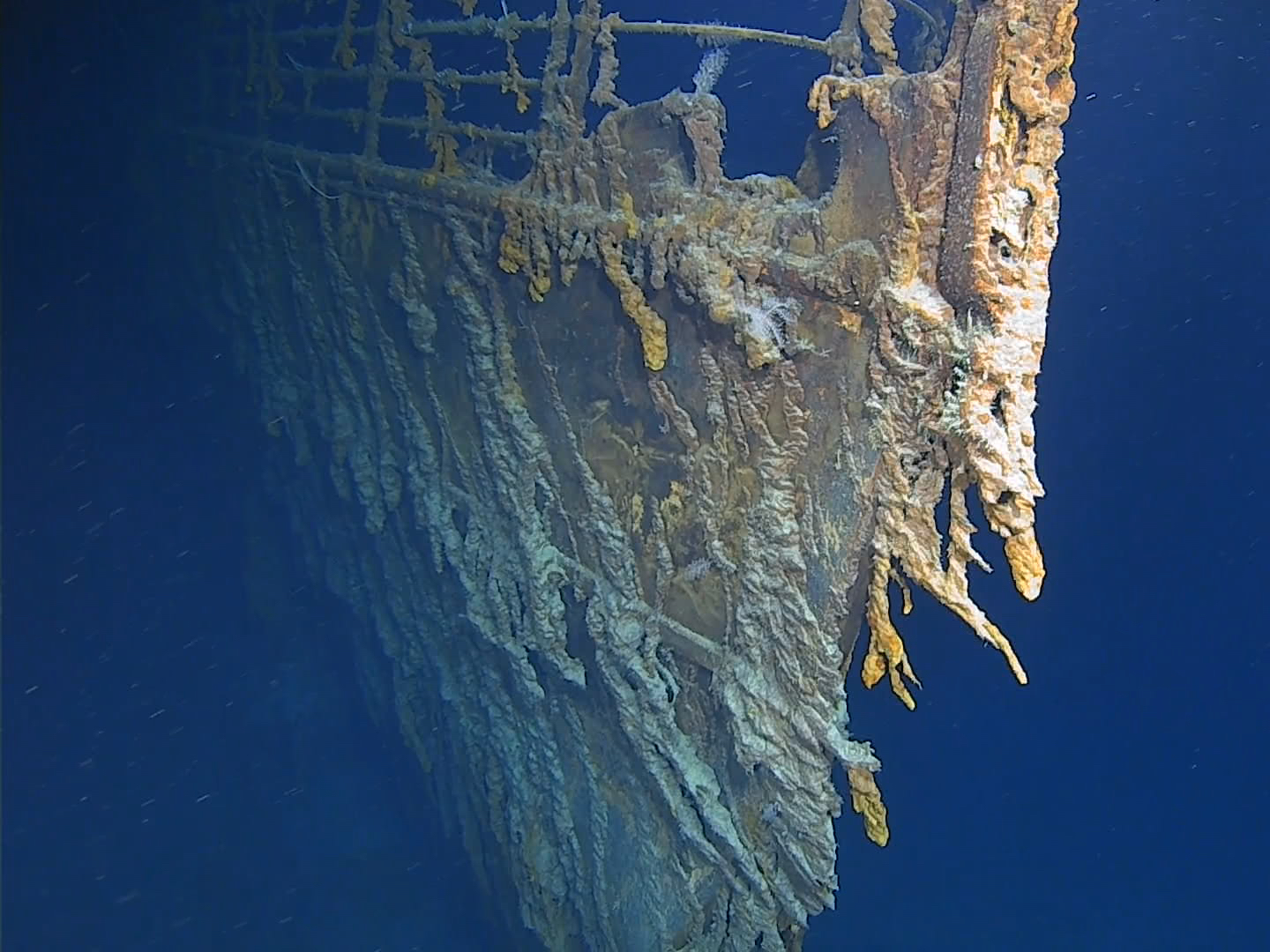 Сухой на дне океана. Затонувшие корабли Титаник. Затонувший Титаник 2022. Затонувший Титаник 2020. Потонувший корабль Титаник Северная Атлантика.