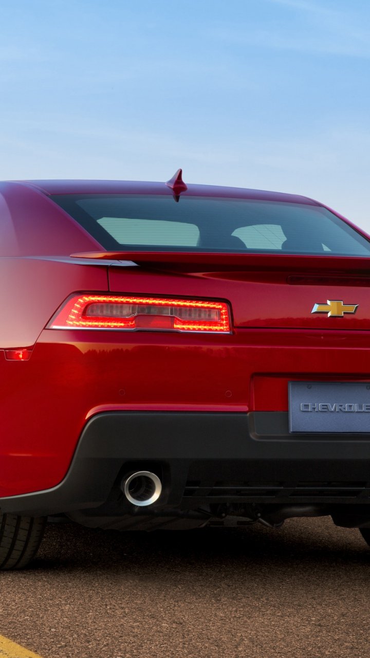 Chevrolet Camaro SS 2020 сзади