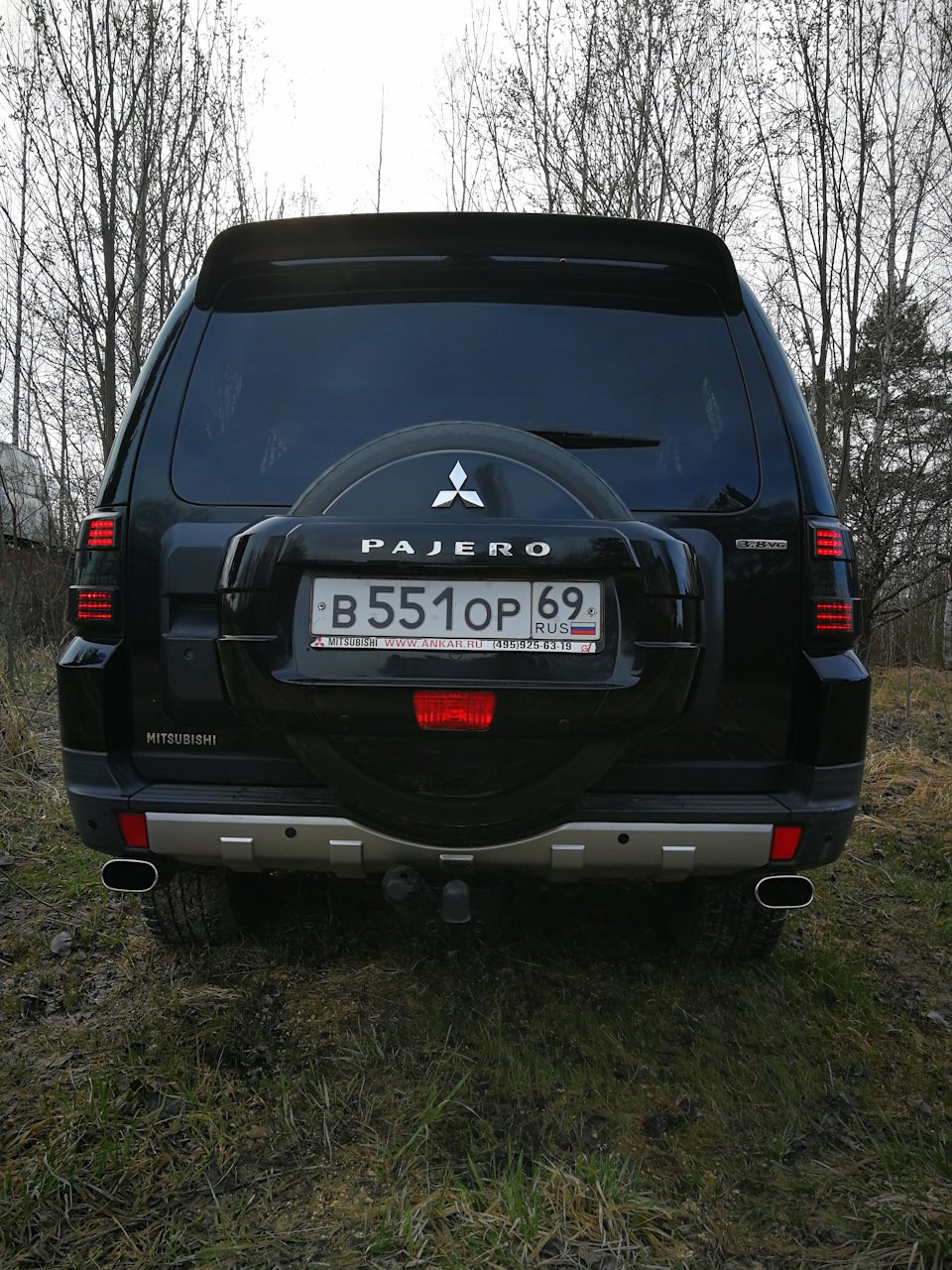 Паджеро 4 2008 сзади
