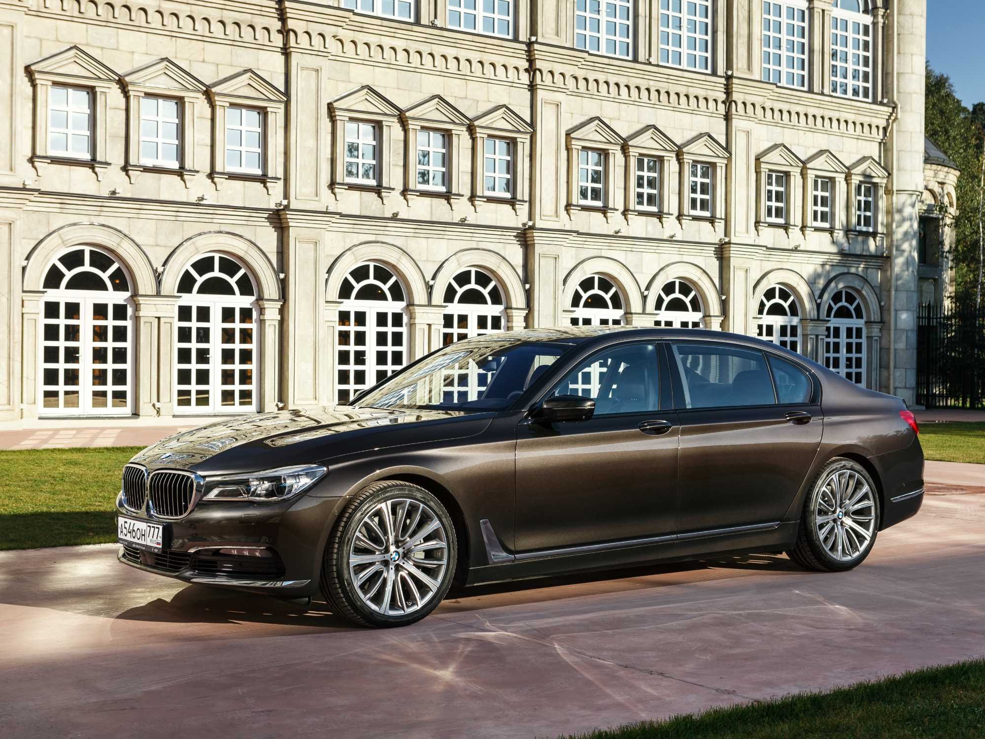 Bmw 7 m. BMW 7. BMW 7 седан. Новый седан BMW 7-Series,. БМВ 7 универсал 2020.