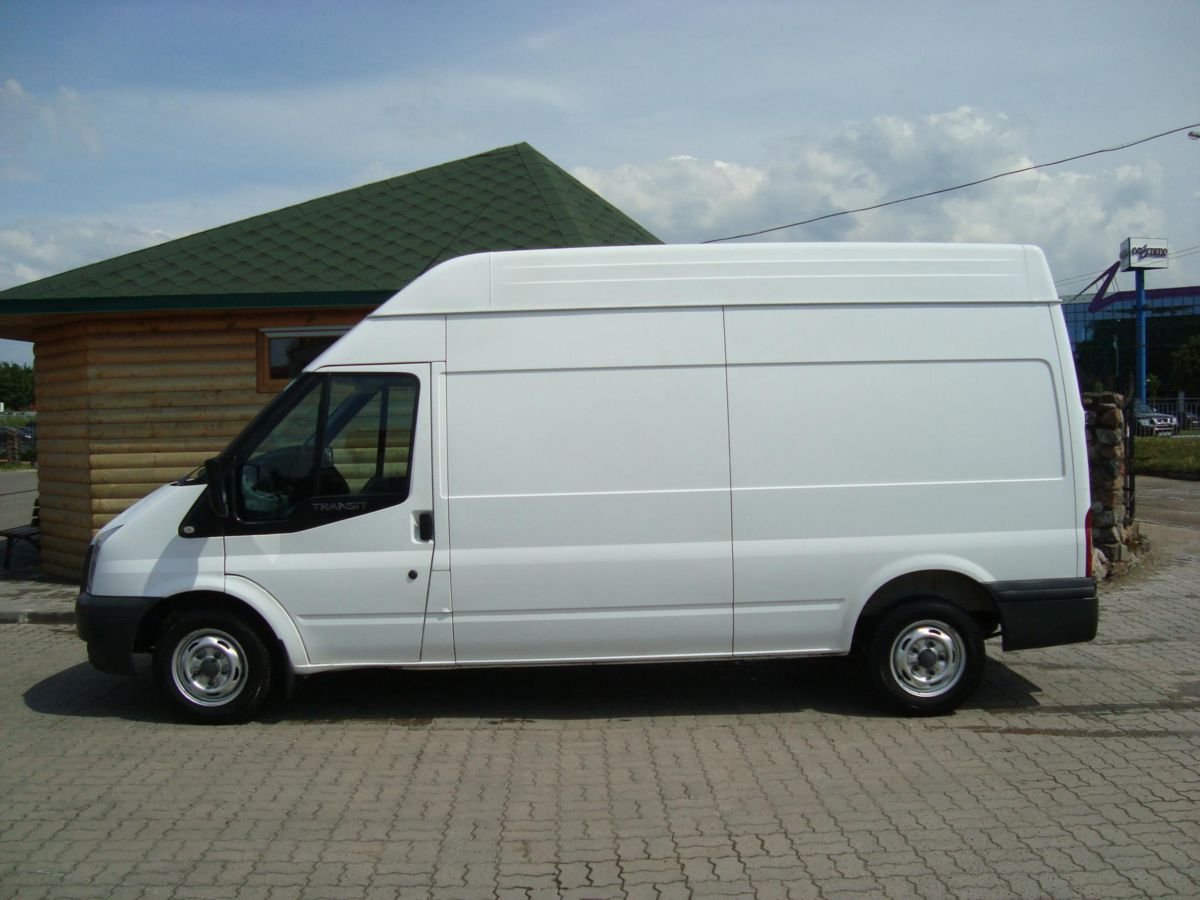 Ford Transit белый сбоку