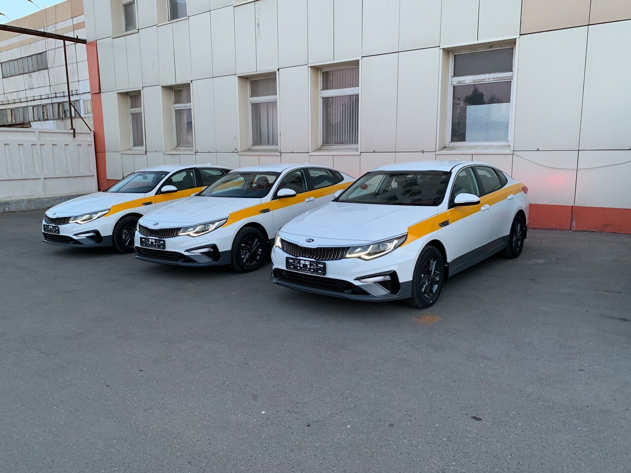 Автомобили подходящие под такси. Kia Optima такси. Такси комфорт Киа Оптима. Kia Optima 2019 такси.
