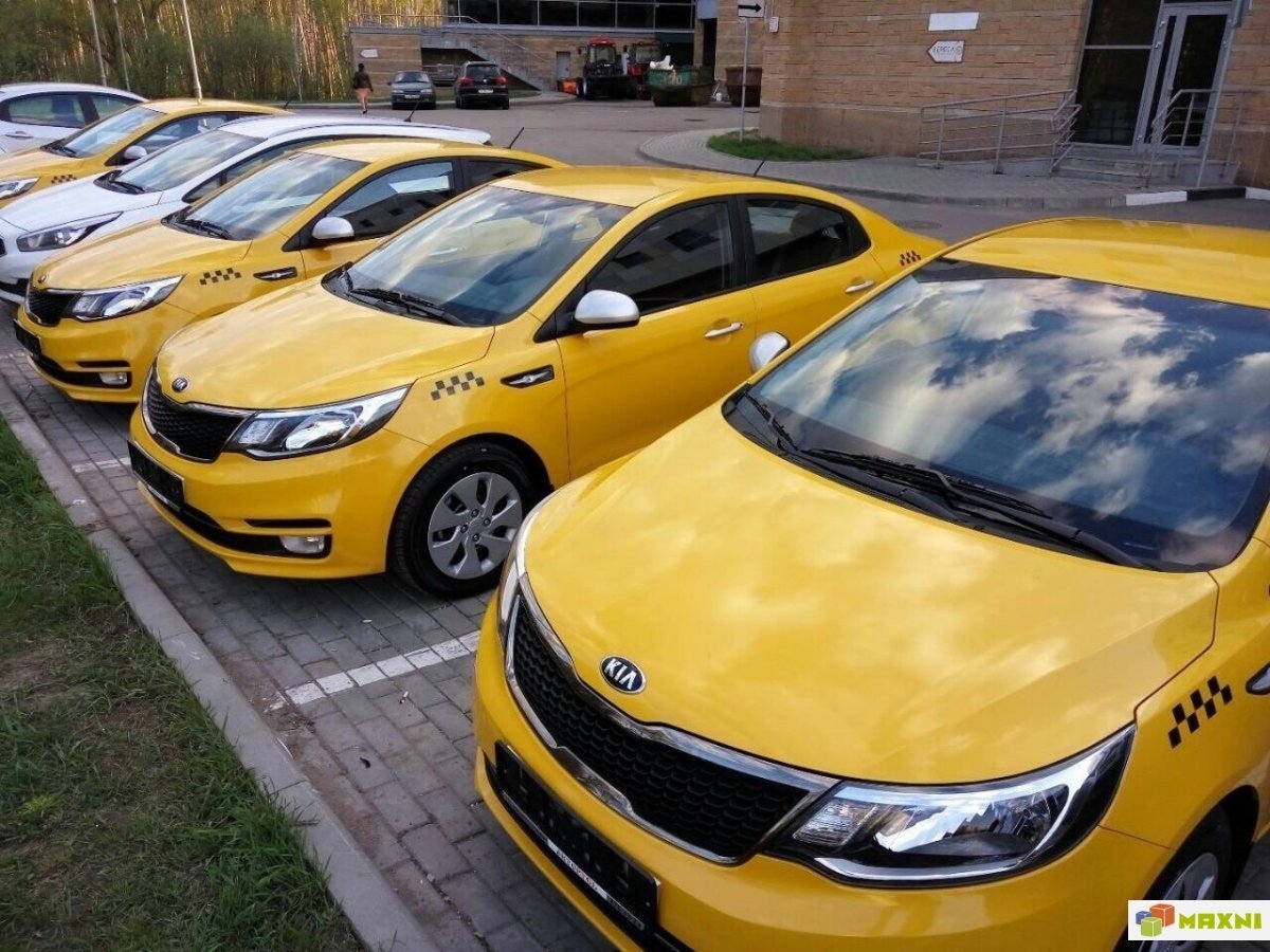 Купить желтое такси. Kia Rio 2017 желтый. Киа Рио 4 такси. Желтый Киа Рио такси. Kia Rio 2017 такси.