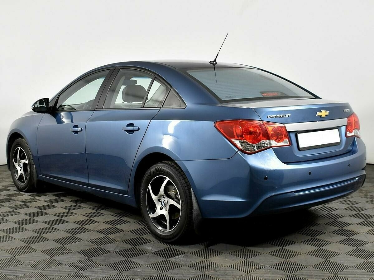 Круз 1.6 механика. Chevrolet Cruze 2013 1.8. Шевроле Круз 1.8 механика. Шевроле Круз 1.5. Шевроле Круз хэтчбек 1.8 механика.