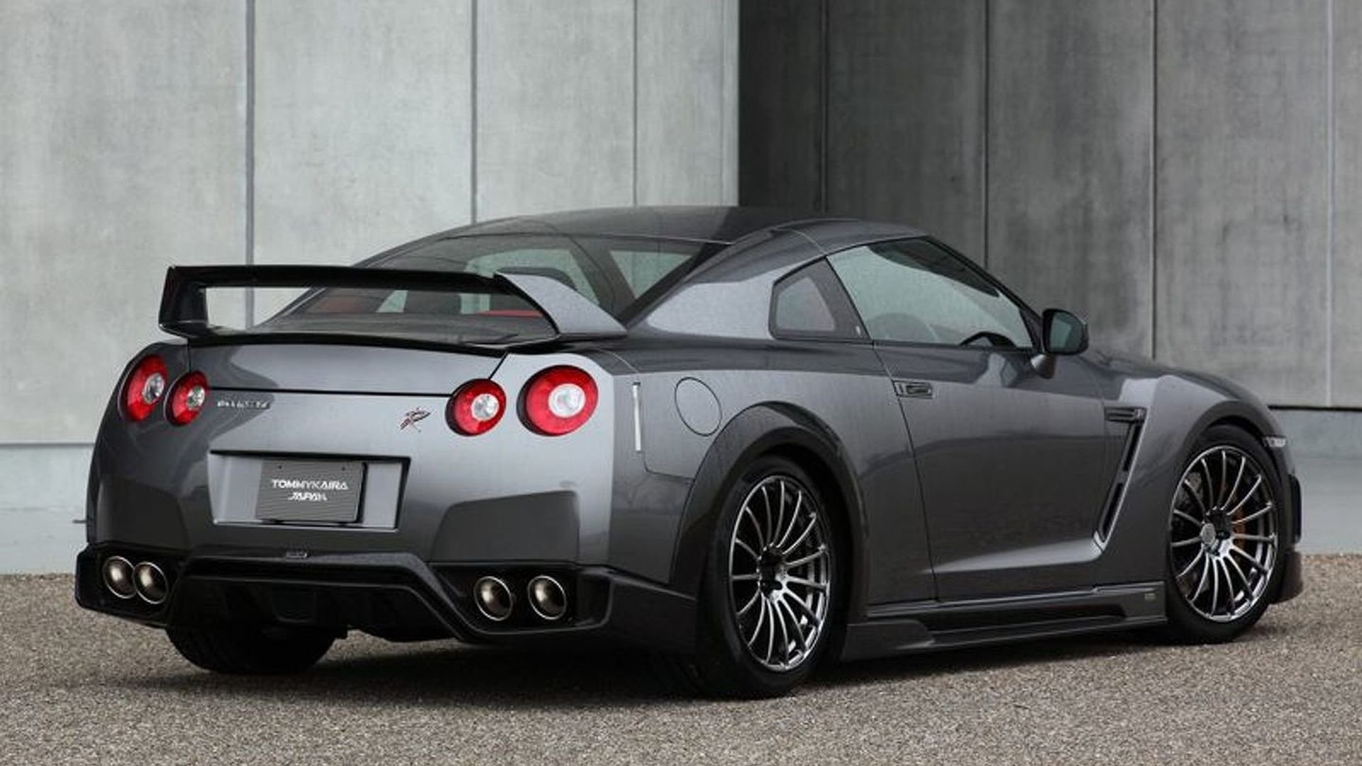 Nissan GTR r35 красный матовый