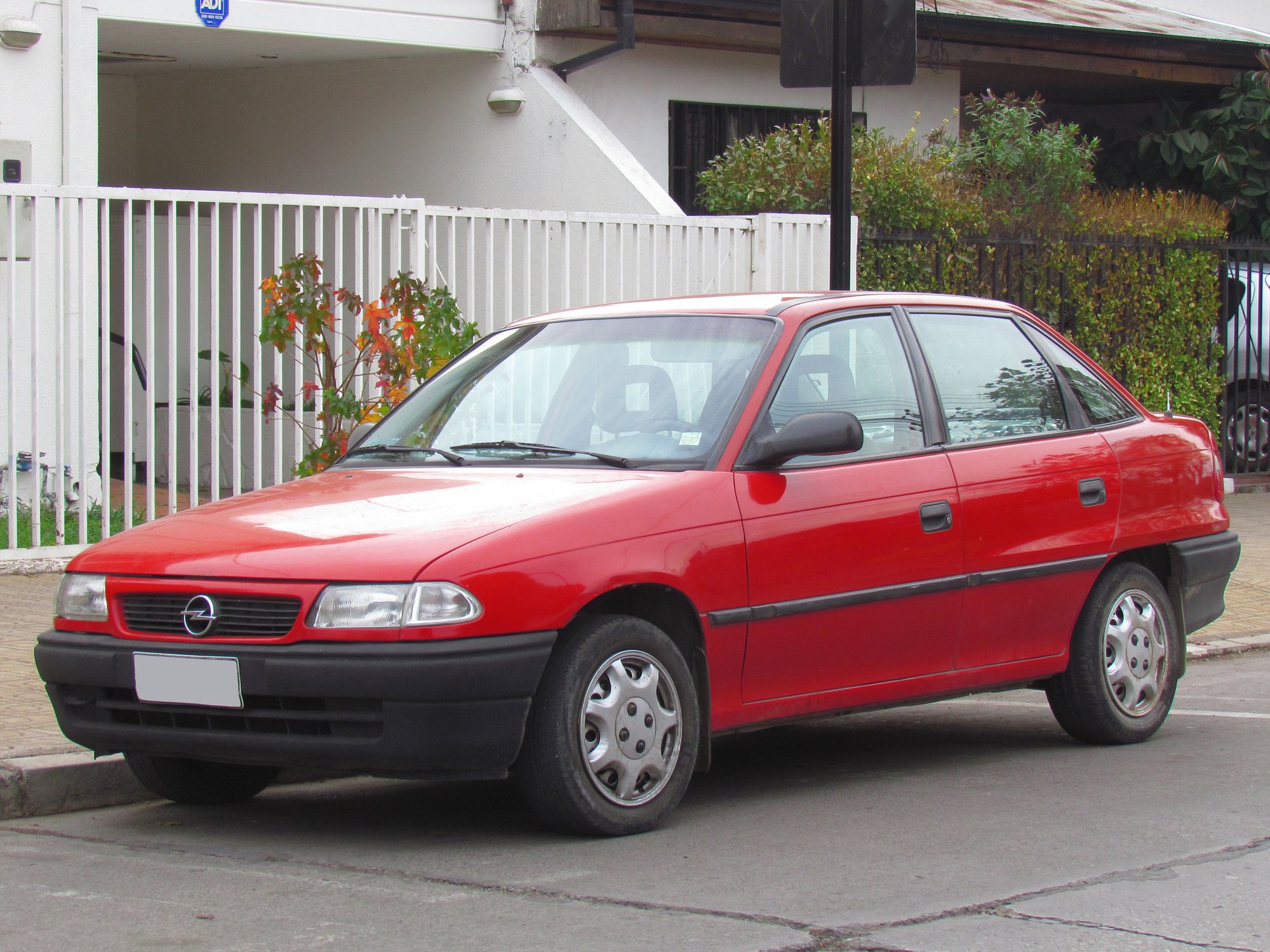 Опель 1 поколение. Opel Astra седан 1996. Opel Astra 1994 седан.