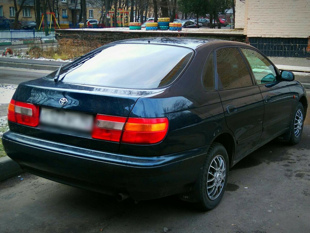 Toyota Carina e 1996