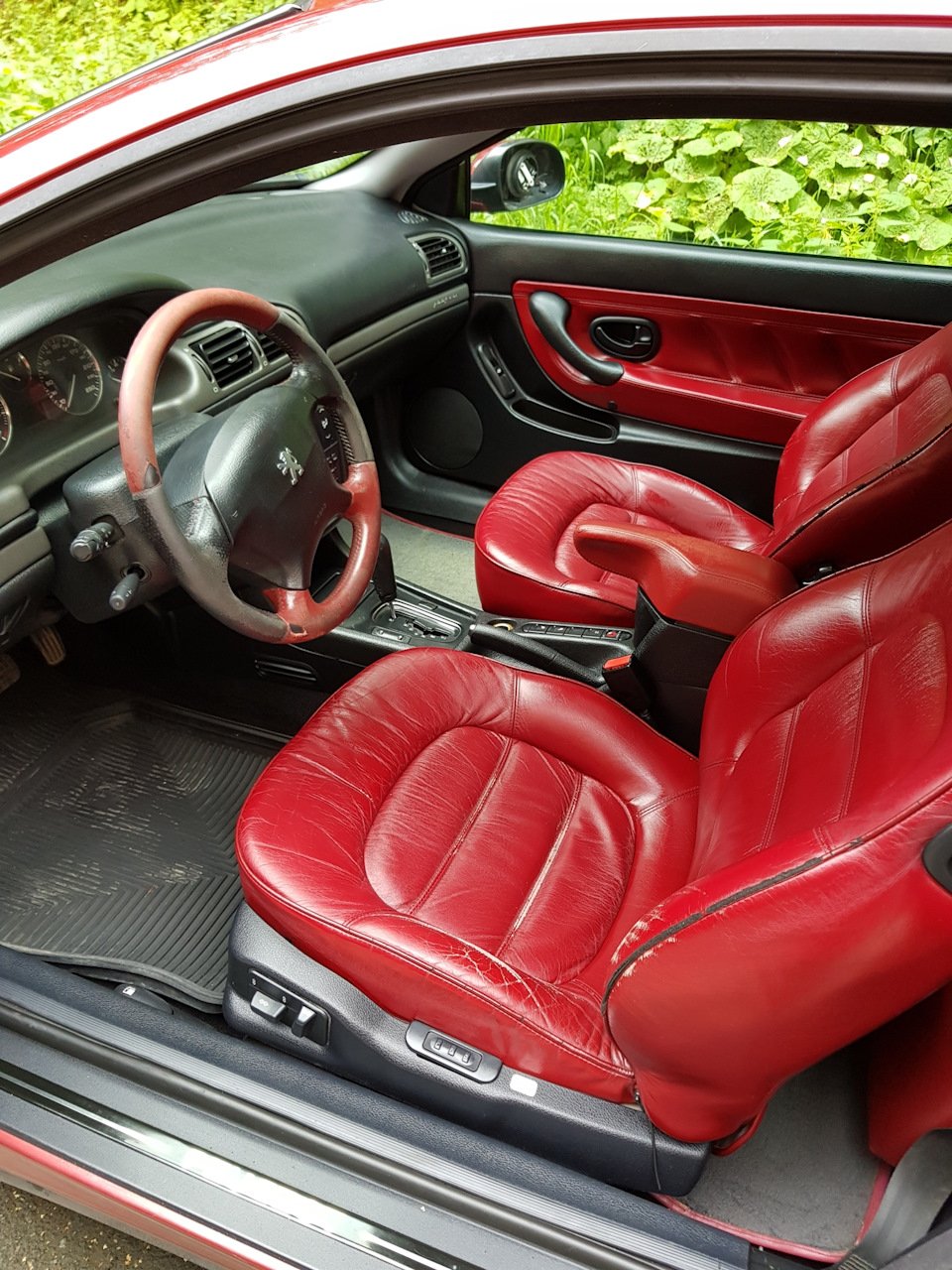 Peugeot 406 Coupe салон