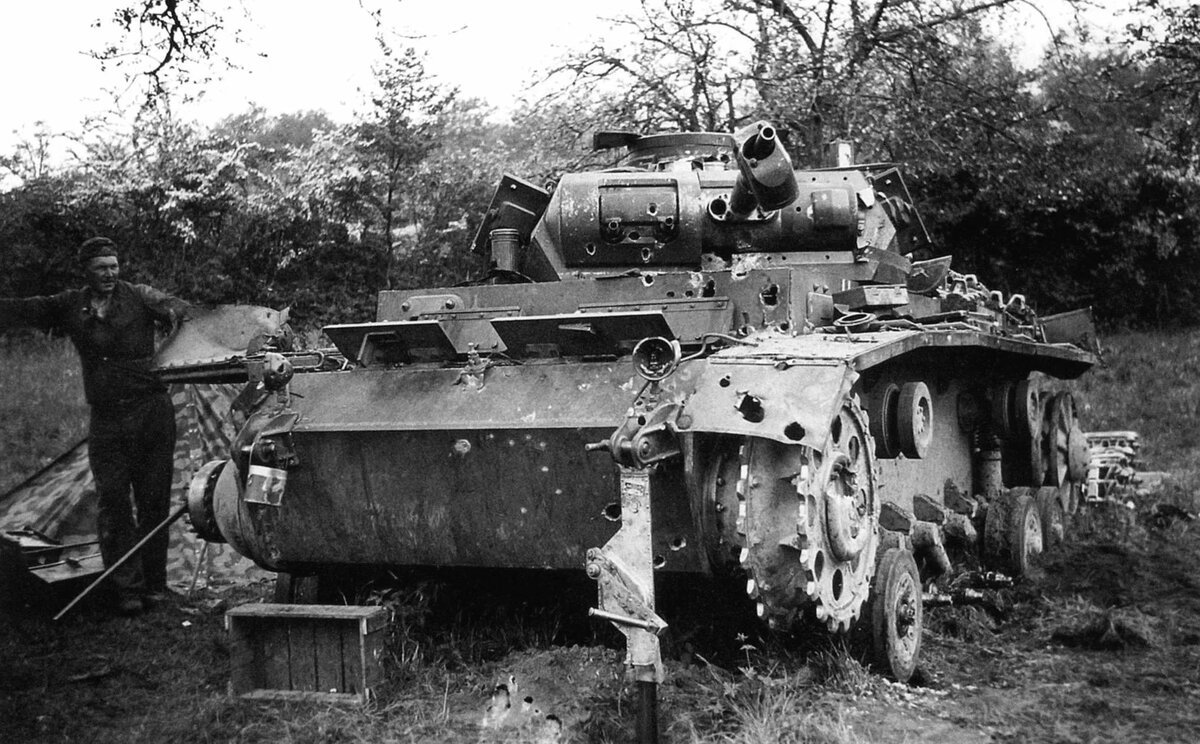 Подбитые немецкие танки во Франции 1940 год