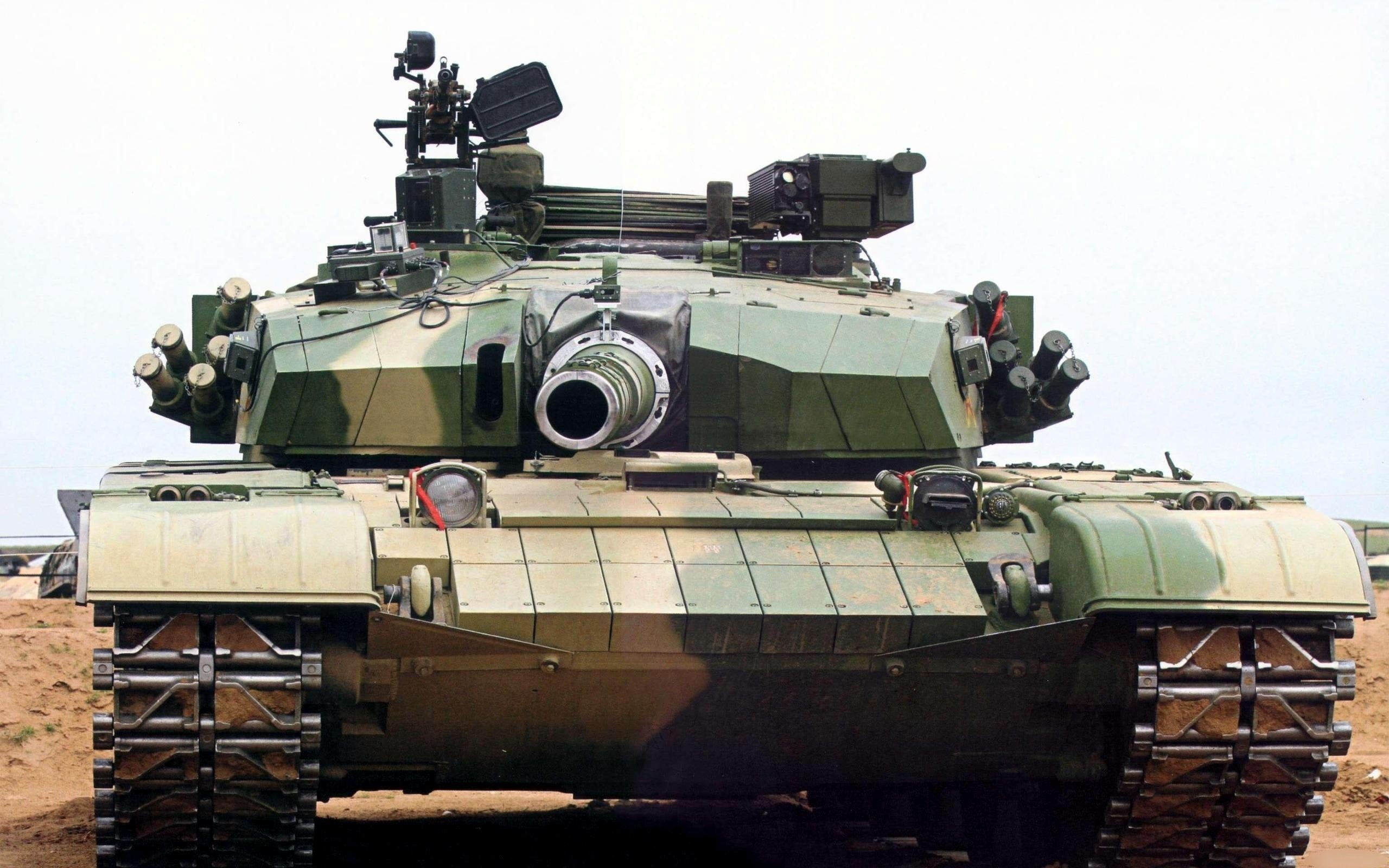 Самый сильный танк в мире танков. PLA ZTZ-99a MBT. Т-90 основной боевой танк. Танк Оплот и т-90. Тип 99 танк.