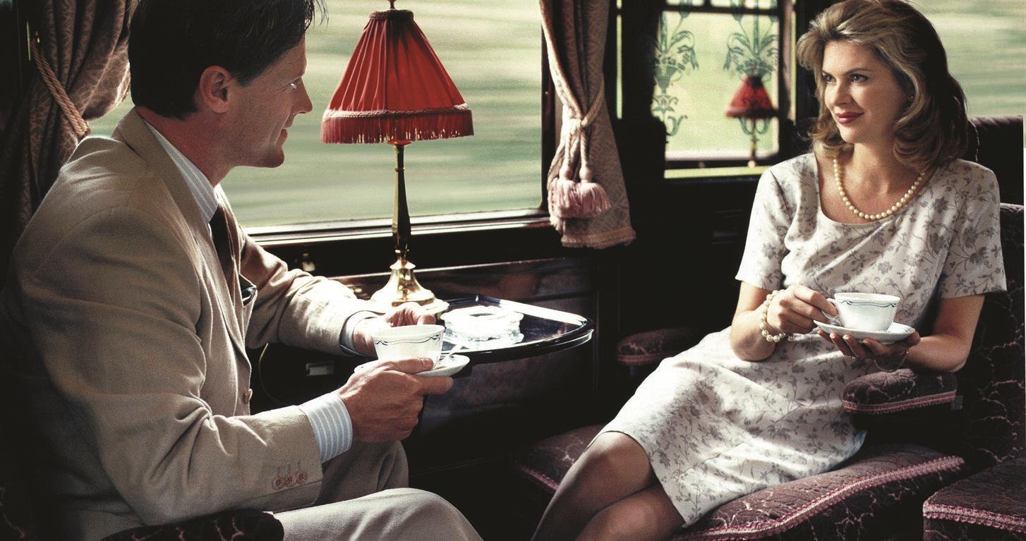 В гости к незнакомому мужчине. Мужчина и женщина в поезде. Влюбленные в поезде. Разговор в поезде. Встреча поезда.