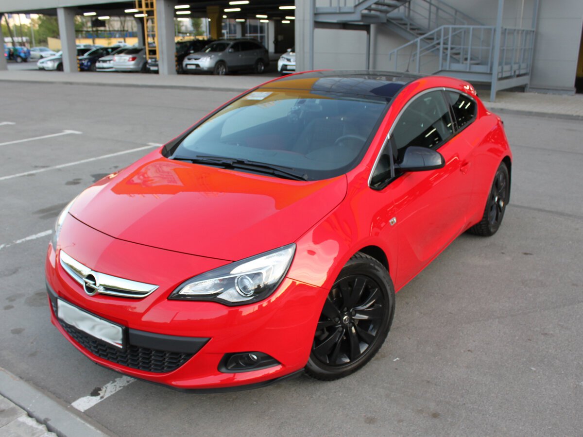 Opel Astra j GTC красная