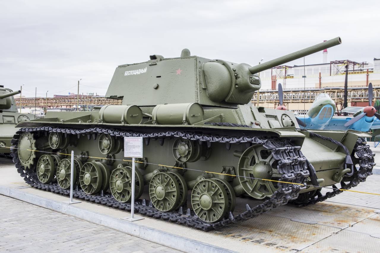 Первые тяжелые танки. Танк кв-1. Тяжелый танк кв-1с. Советский танк кв-1. Кв 1с 152мм.