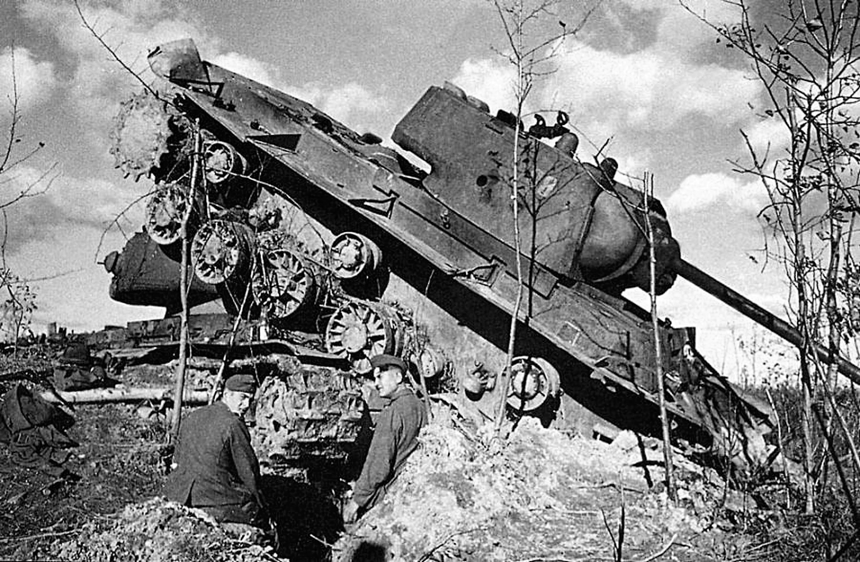 Курская битва подбитый танк