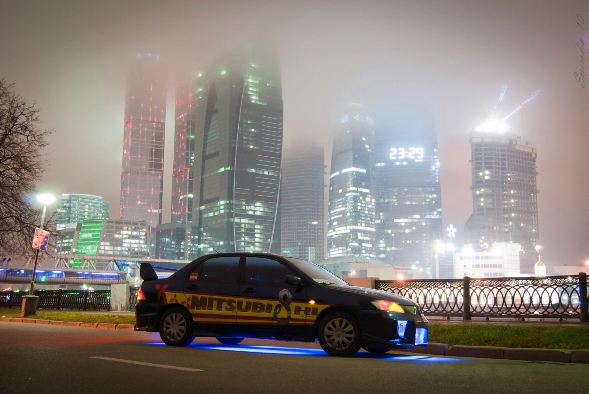 Big city cars. Москва Сити машины. Фон для авто Москва. Машина на фоне Москва Сити. Крутая тачка на фоне Москвы.