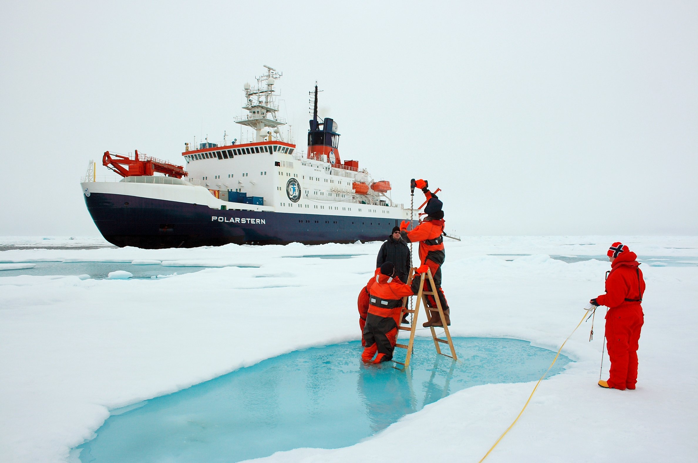Антарктический научно исследовательский. Polarstern ледокол. Научная Экспедиция в Северном Ледовитом океане. Северный Ледовитый океан ледокол.
