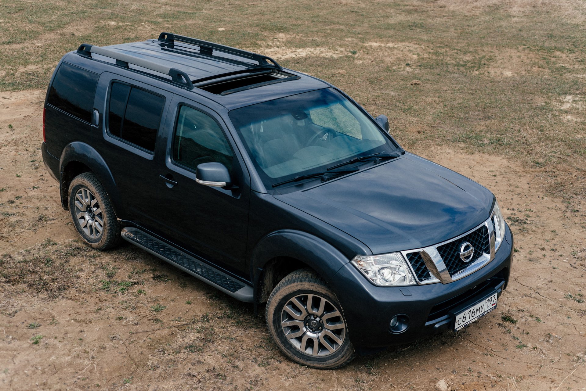 Ниссан патфайндер видео. Nissan Pathfinder 2. Ниссан Патфайндер 2.5. Nissan Pathfinder 2007 2.5 дизель. Nissan Pathfinder 3.