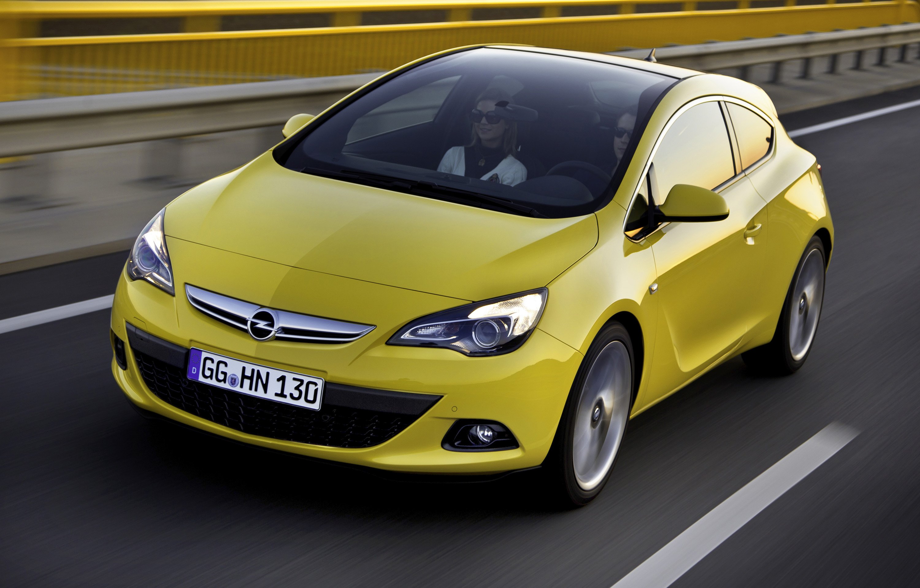 Почему на машине опель. Opel Astra GTC 2022. Opel Astra GTC 2011. Opel Astra GTC 2013. Opel Astra GTC С панорамной.