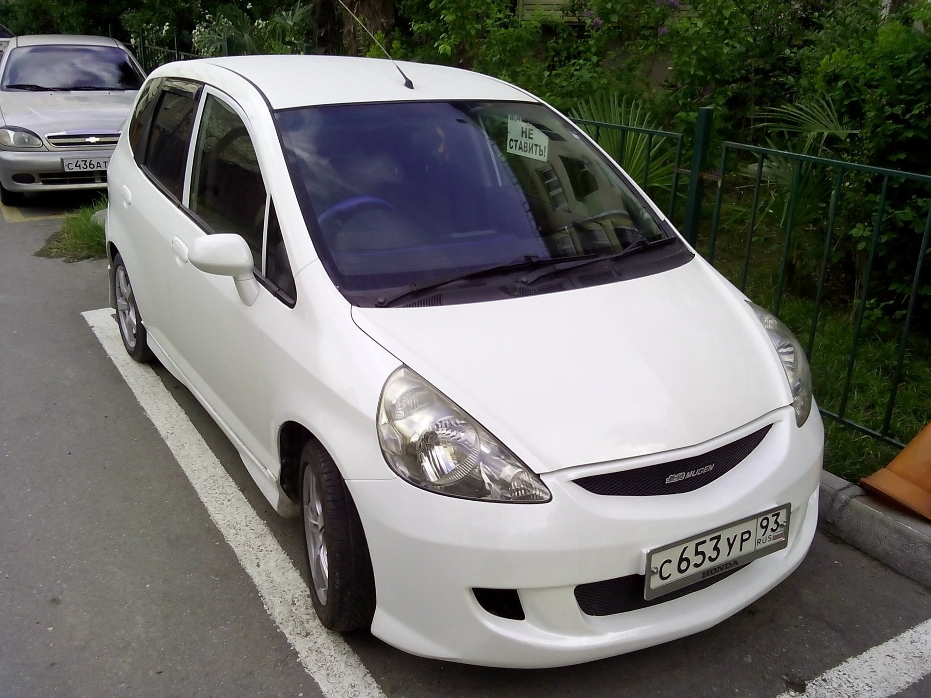 White fit. Honda Fit 2 2007. Honda Fit белая. Honda Fit 2 2007-2014. Хонда фит 2012 белый.