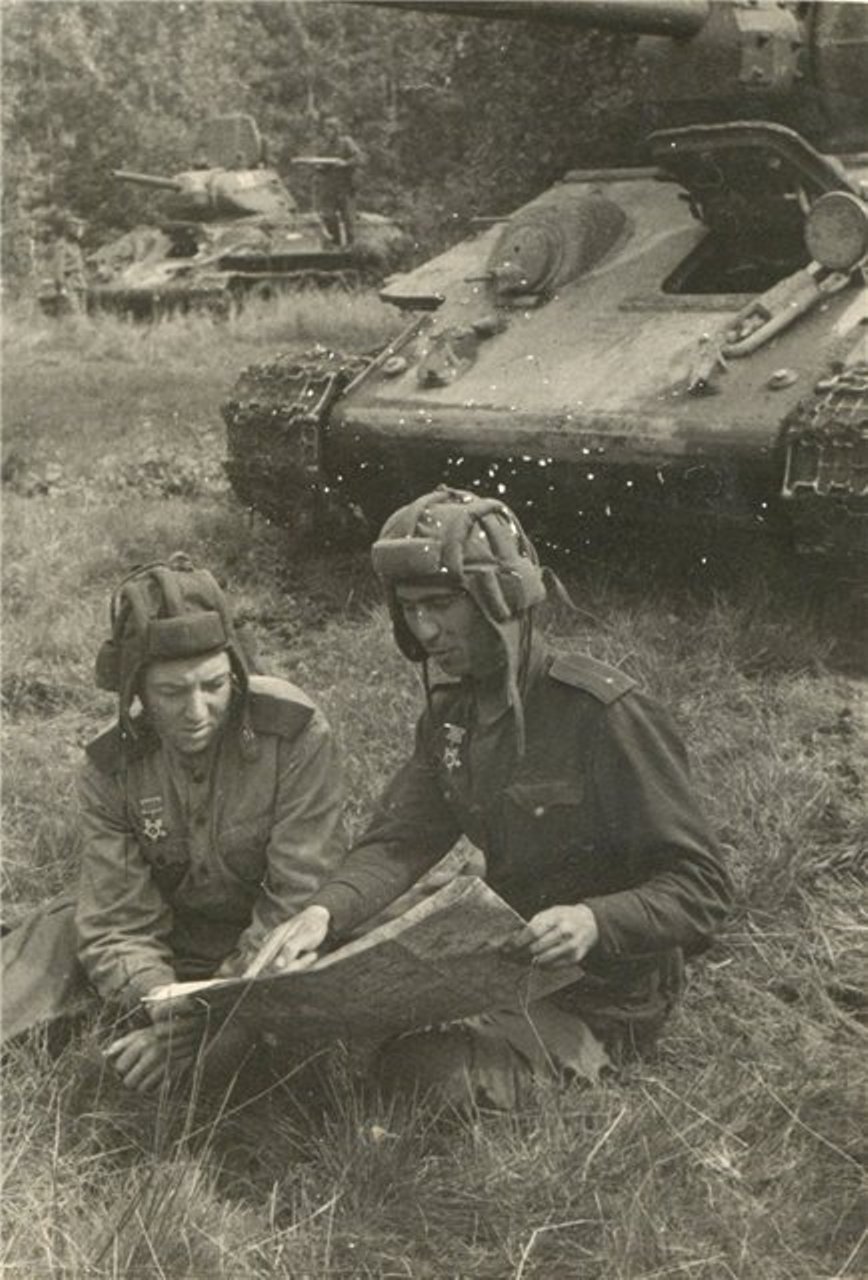 Т34 в бою 1943
