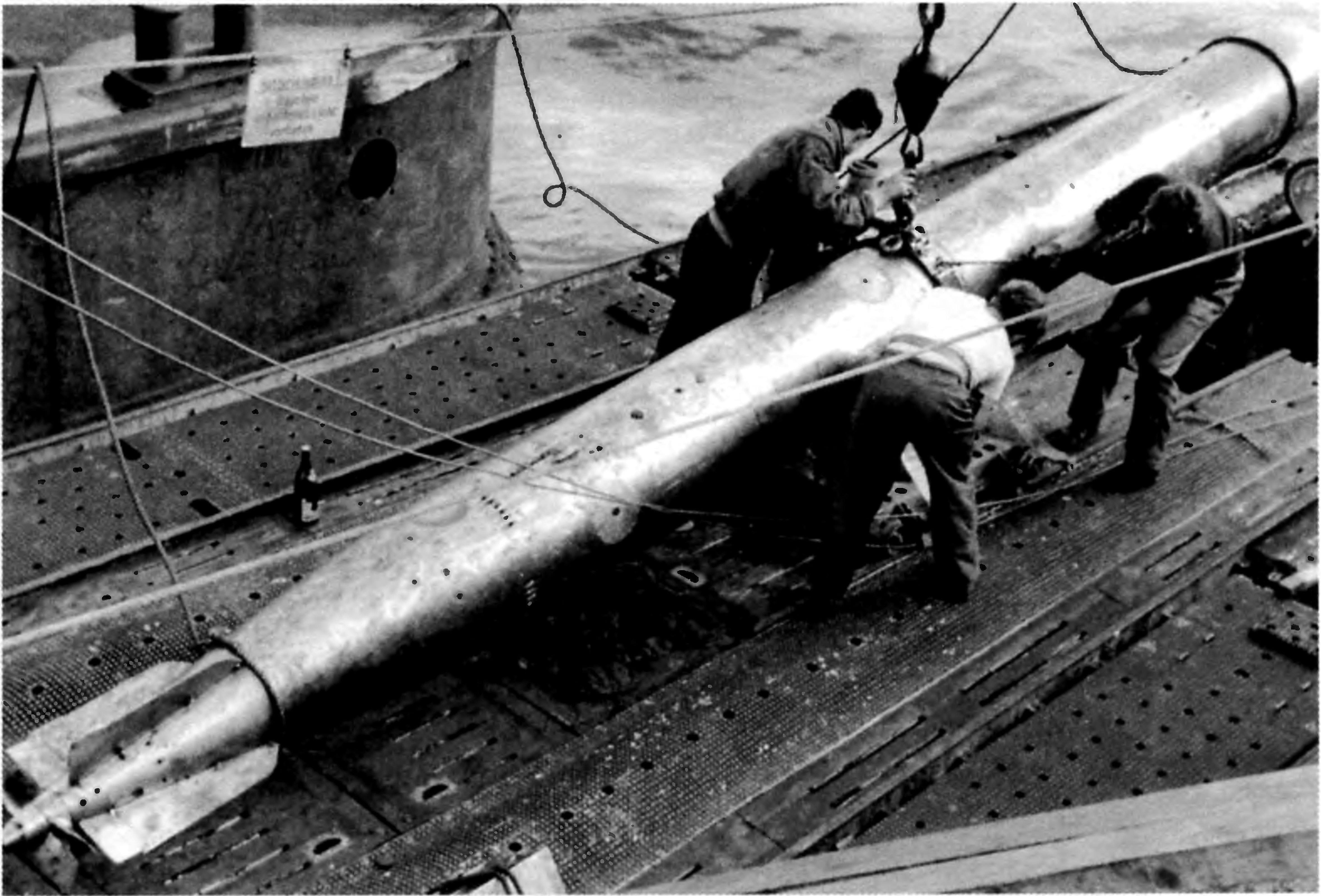 Торпеда времени. Немецкая подводная лодка u-250. Торпеда g7e. Подводная лодка u-250 в Кронштадте. Немецкая торпеда т5.