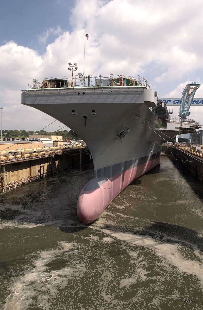 USS George h. w. Bush CVN-77 В доке