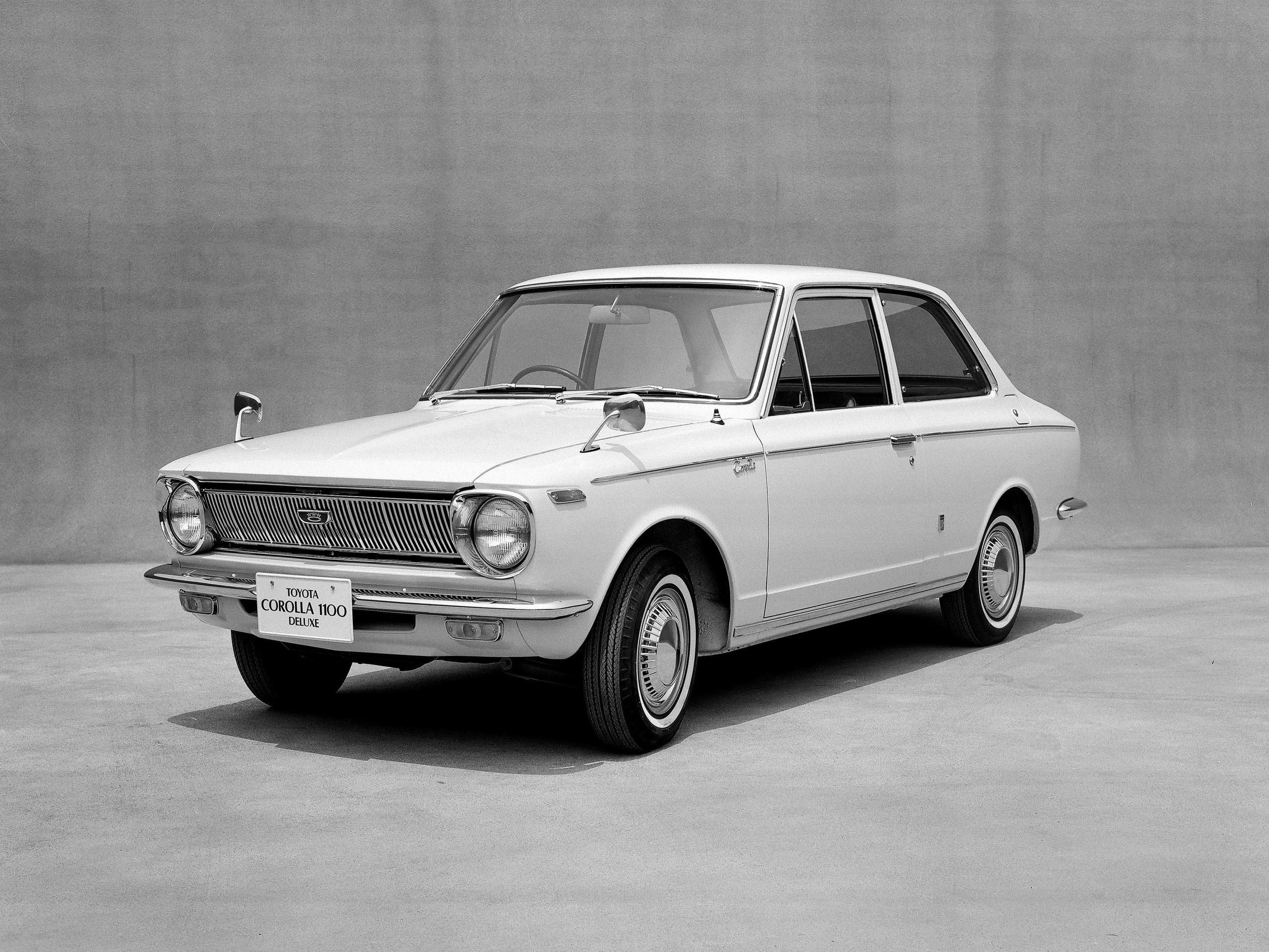 Первое поколение автомобилей. Toyota Corolla 1966. Toyota Corolla 1 поколение. Toyota Corolla 1966 года. Toyota Corolla 1966–1970.