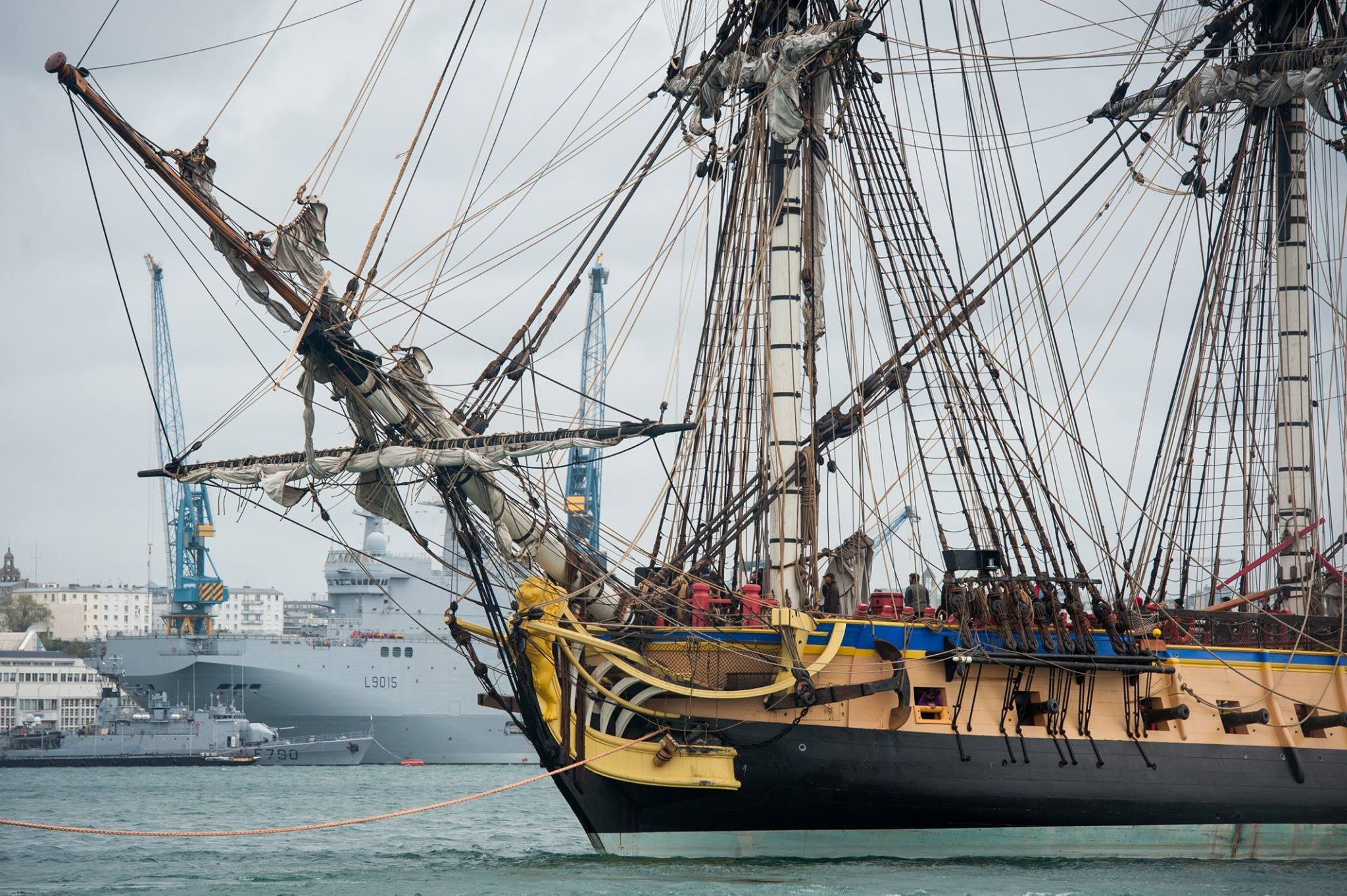 Век суда. Французский Фрегат 17 века. Парусный корабль l Hermione. HMS Hermione 1782. Парусный корабль 17 века Фрегат.