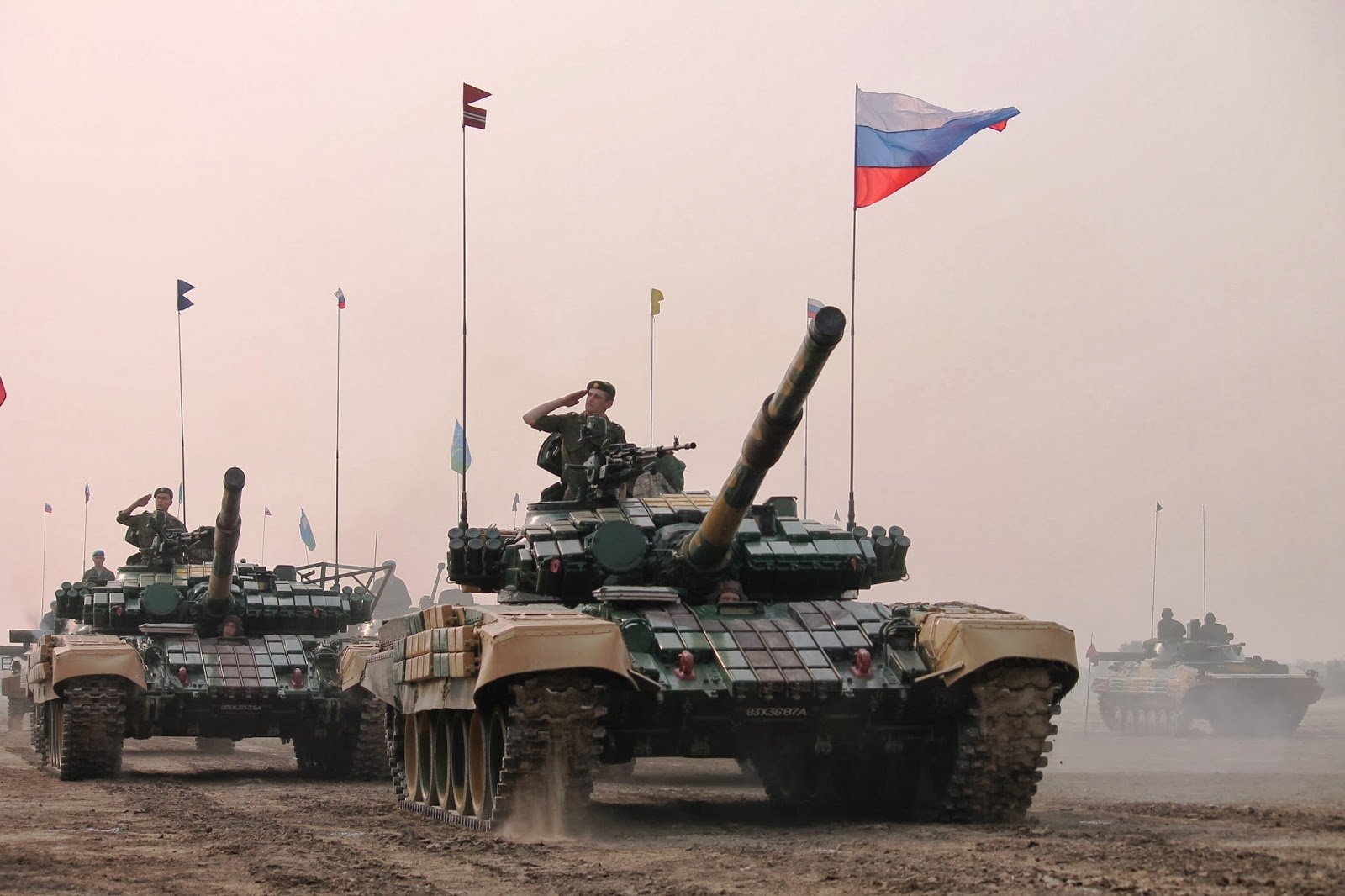 Колонна российских танков