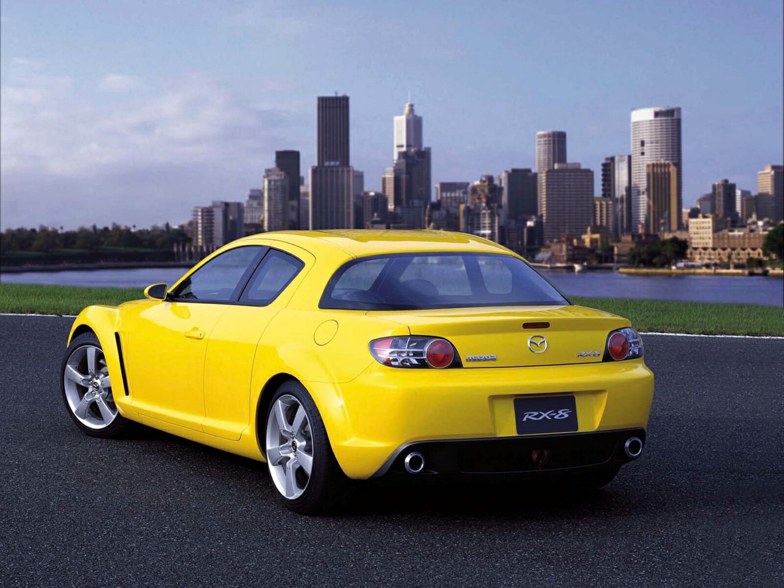Три желтых машин. Мазда рх8 желтая. Mazda rx8 желтая. Mazda rx8 2021. Машина Mazda RX-8.