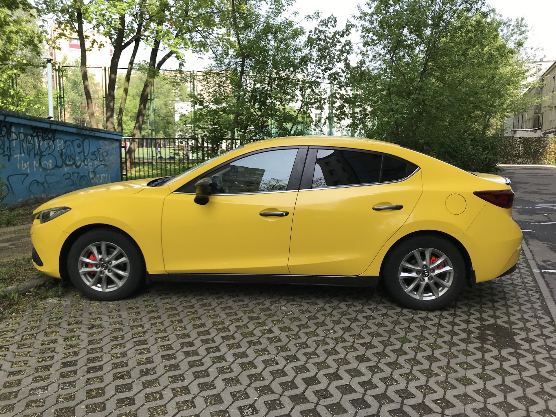 Mazda желтая. Мазда 3 желтая. Мазда 6 желтая. Мазда 3 БМ желтый. Желтая Мазда сх5.