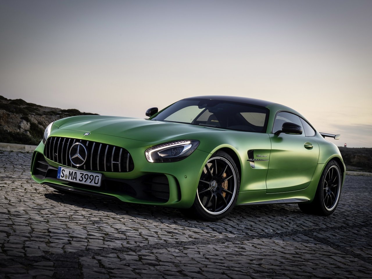 Mercedes AMG gt Yellow 4k