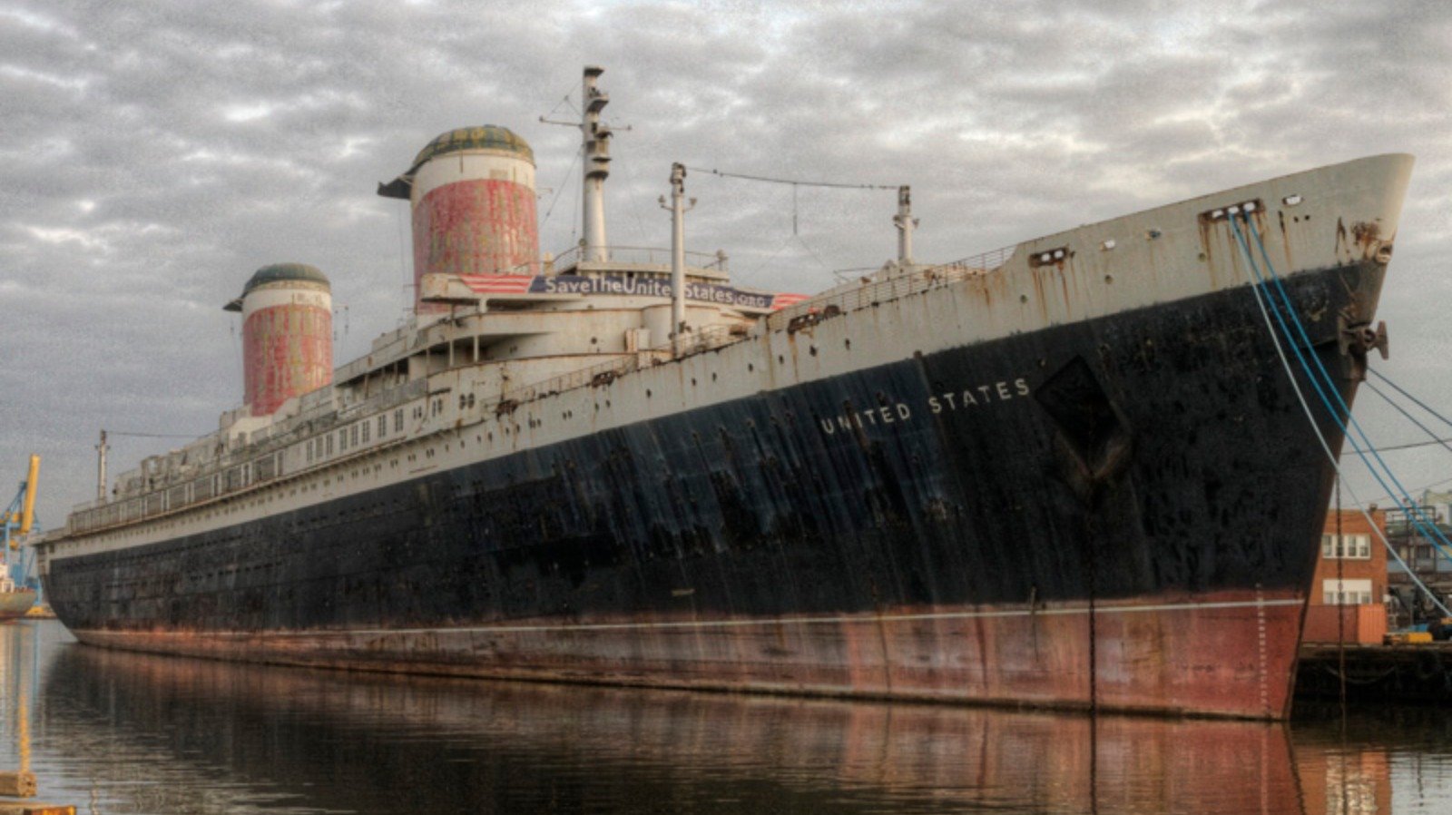 Корабль америка. Юнайтед Стейтс корабль. Лайнер SS United States. Лайнер Юнайтед Стейтс в Севастополе. Корабль Юнайтед Стейтс в Филадельфии.