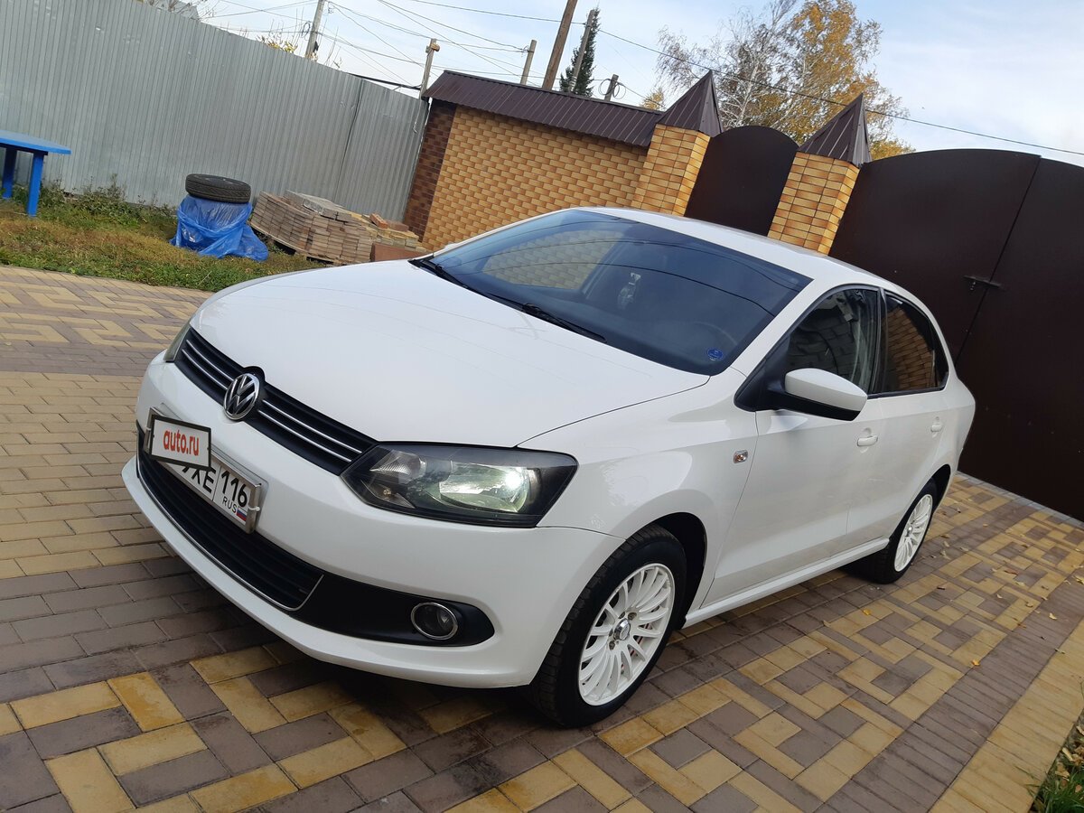 Фольксваген поло белого цвета. Volkswagen Polo 2013 белый. Фольксваген поло 2013. Фольксваген поло 2013 белый. Белый Фольксваген Полло.