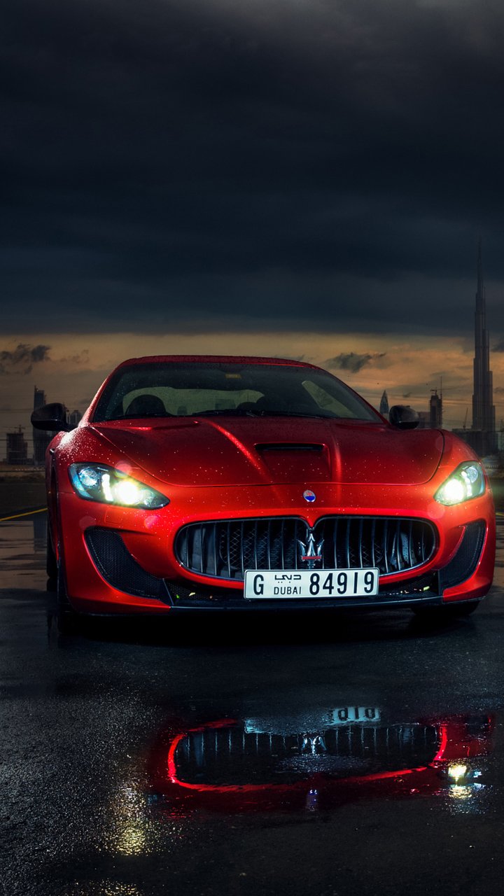 Maserati GRANTURISMO красная