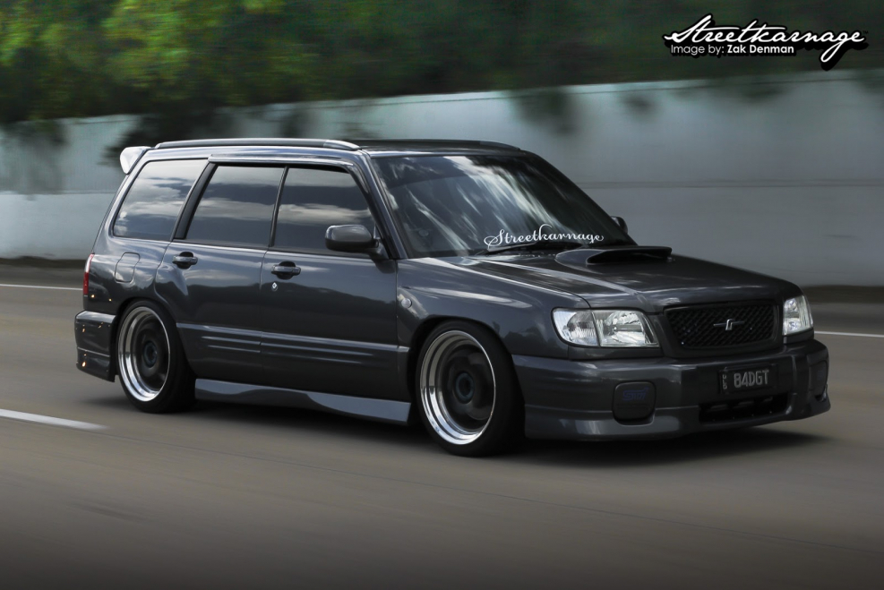 Subaru Forester 2000 STI черный